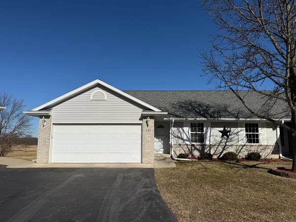 $254,205 | 633 Park View Street, Unit 633, Pecatonica, IL 61063
