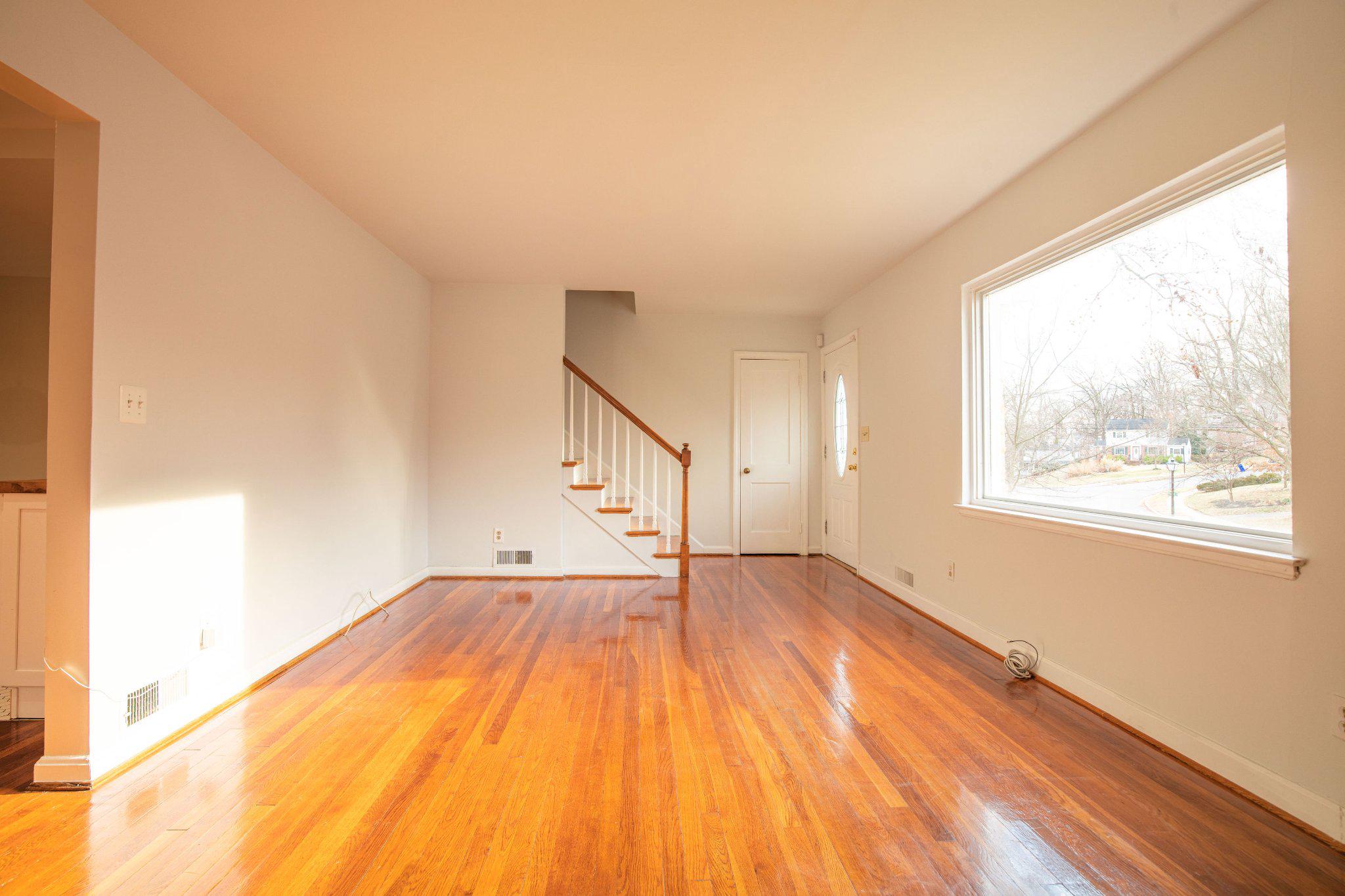 5810 Greenleaf Road Cheverly, MD 20785 - Photo 12 of 29 Bright and airy open space awaits.