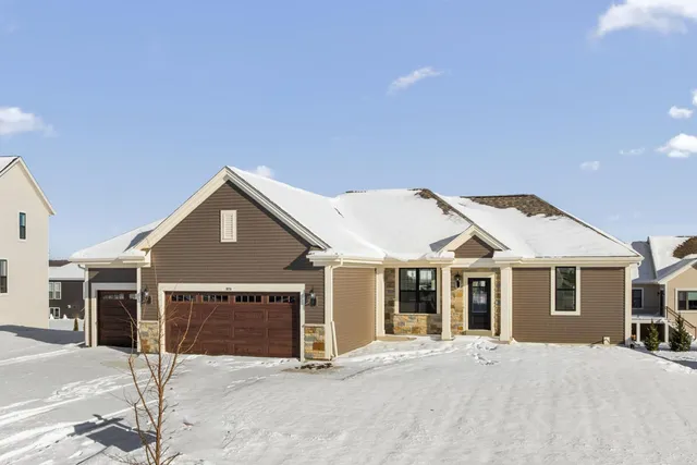 $604,900 | 674 Mary Way, Slinger, WI 53086
