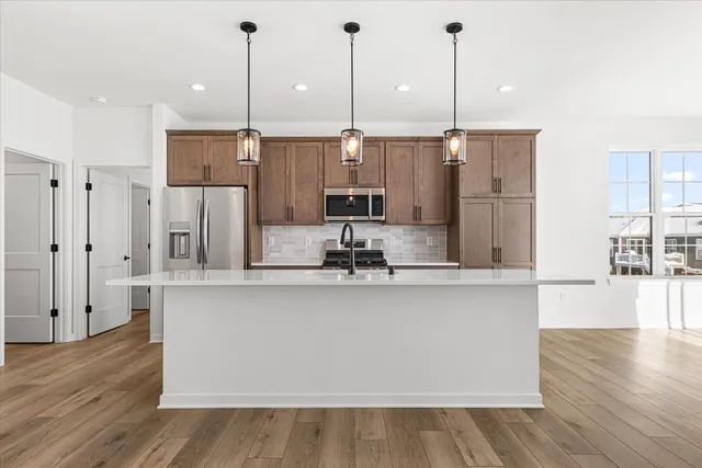 $604,900 | 674 Mary Way, Slinger, WI 53086