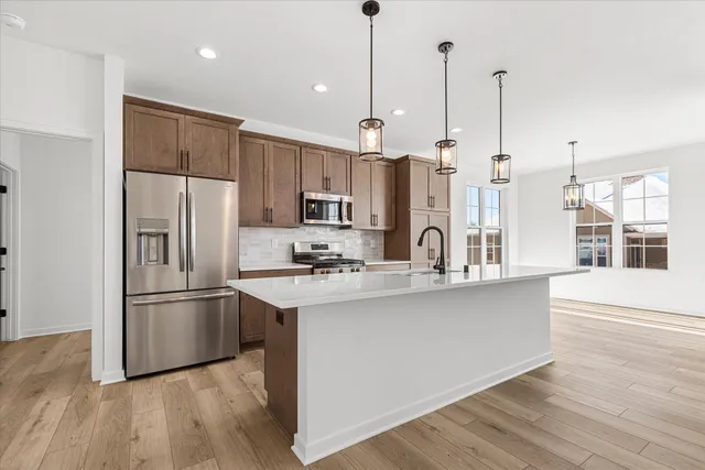 $604,900 | 674 Mary Way, Slinger, WI 53086