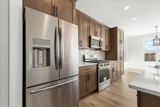 $604,900 | 674 Mary Way, Slinger, WI 53086