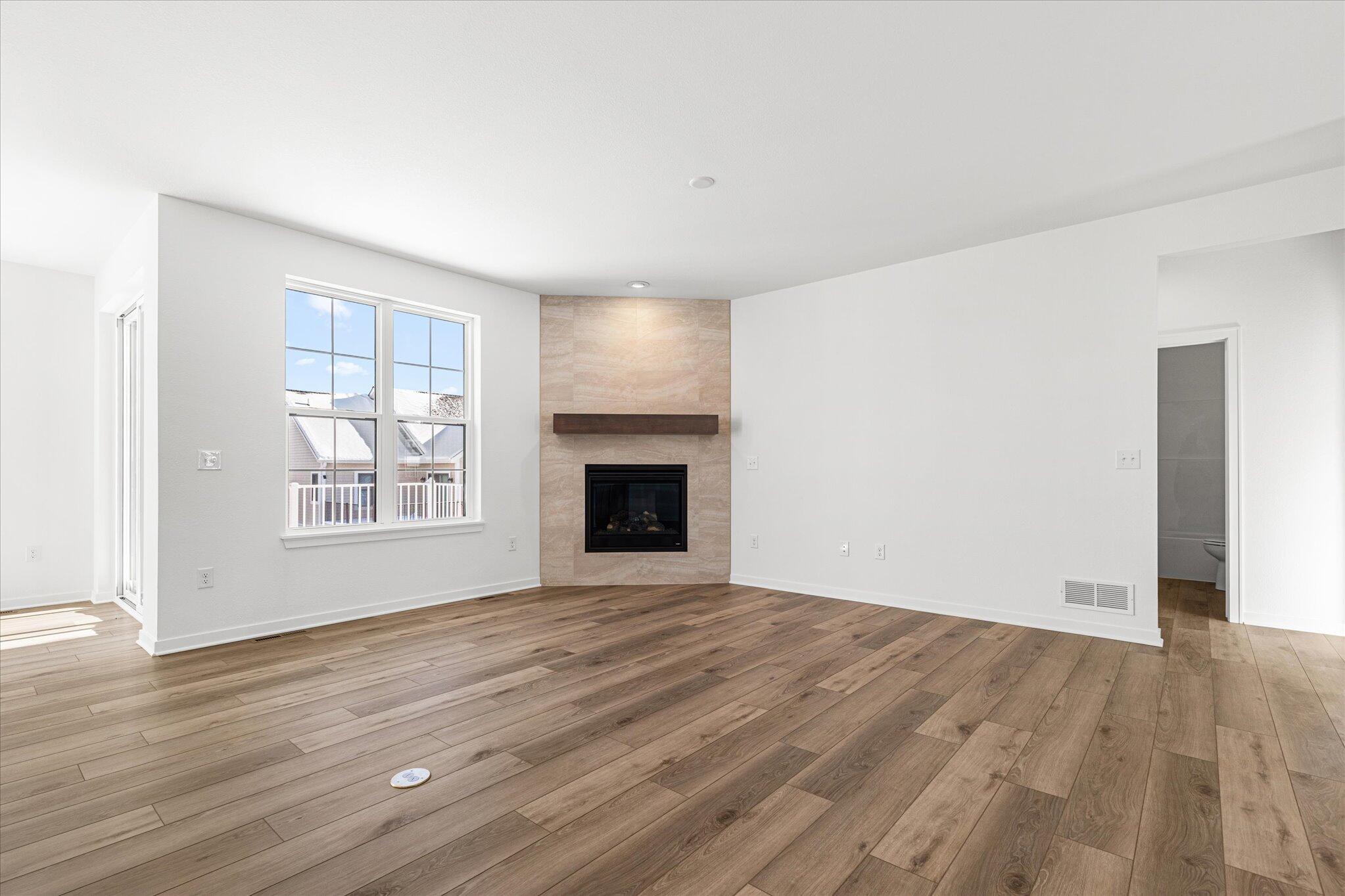 674 Mary Way Slinger, WI 53086 - Photo 10 of 24 674 Mary Way 10 Gathering Room