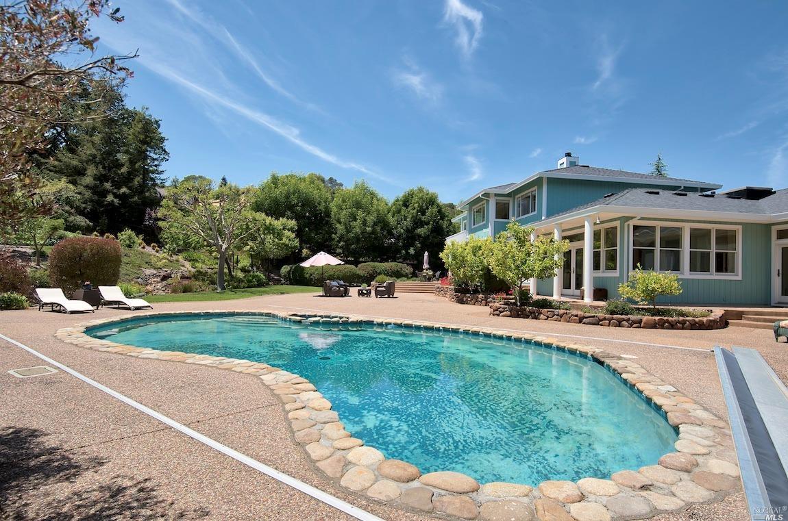 35 Oak Valley Drive Novato, CA 94947 - Photo 4 of 59