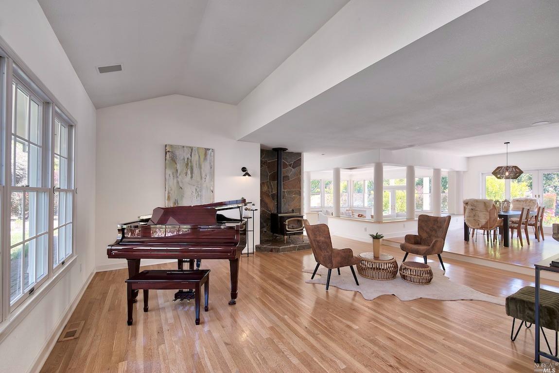 35 Oak Valley Drive Novato, CA 94947 - Photo 10 of 59