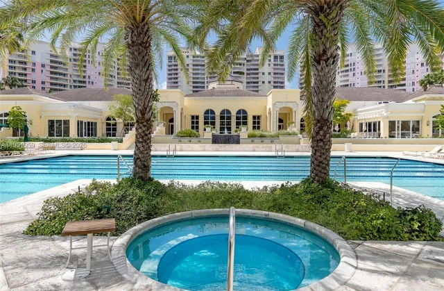 $1,690,000 | 703 Crandon Boulevard, Unit PH3, Key Biscayne, FL 33149