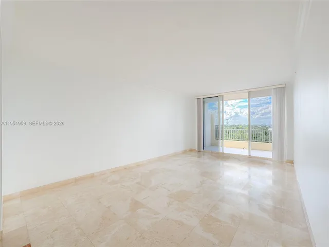 $1,690,000 | 703 Crandon Boulevard, Unit PH3, Key Biscayne, FL 33149