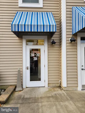 $1,400 | 101 Dundee Avenue, Unit 202, Chester, MD 21619