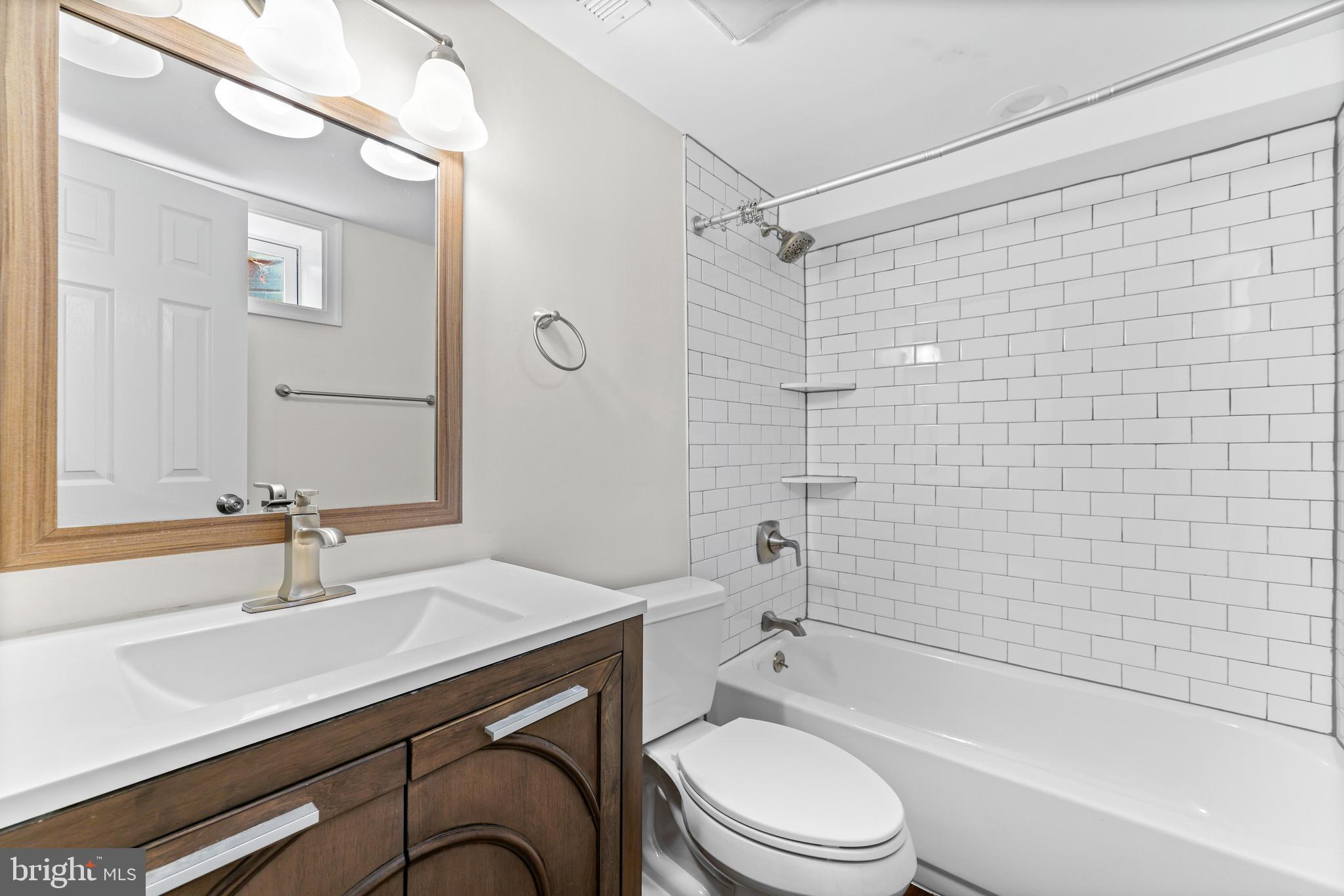 5512 Woodlawn Road Baltimore, MD 21210 - Photo 40 of 46 Bath 3
