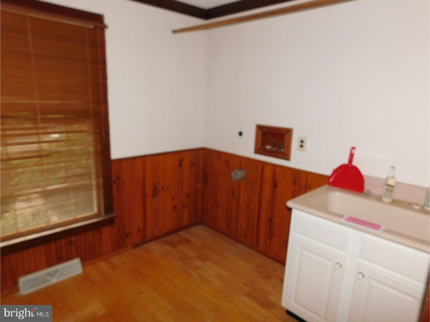 502 Breakneck Road Mullica Hill, NJ 08062 - Photo 12 of 24 Laundry Room