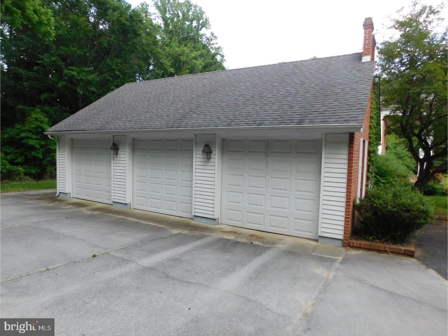502 Breakneck Road Mullica Hill, NJ 08062 - Photo 24 of 24 Garage