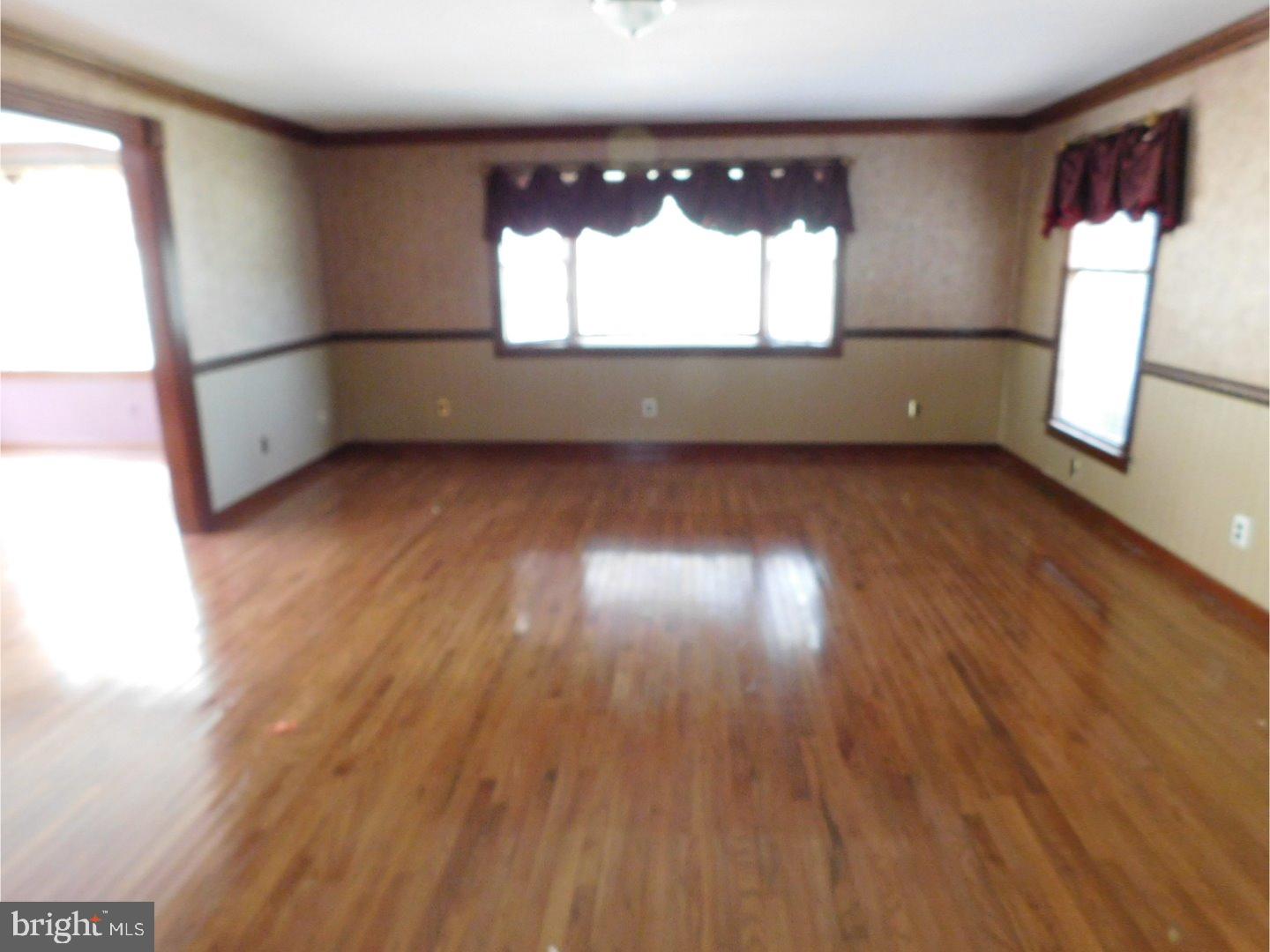 502 Breakneck Road Mullica Hill, NJ 08062 - Photo 4 of 24 Living Room