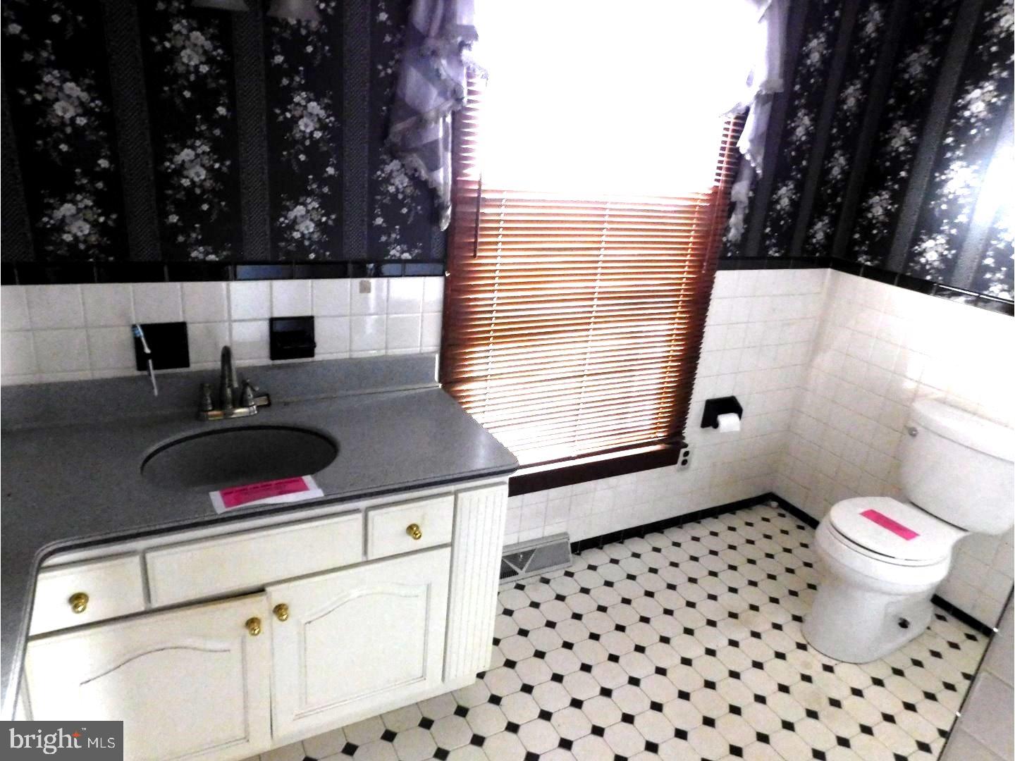 502 Breakneck Road Mullica Hill, NJ 08062 - Photo 9 of 24 Bathroom