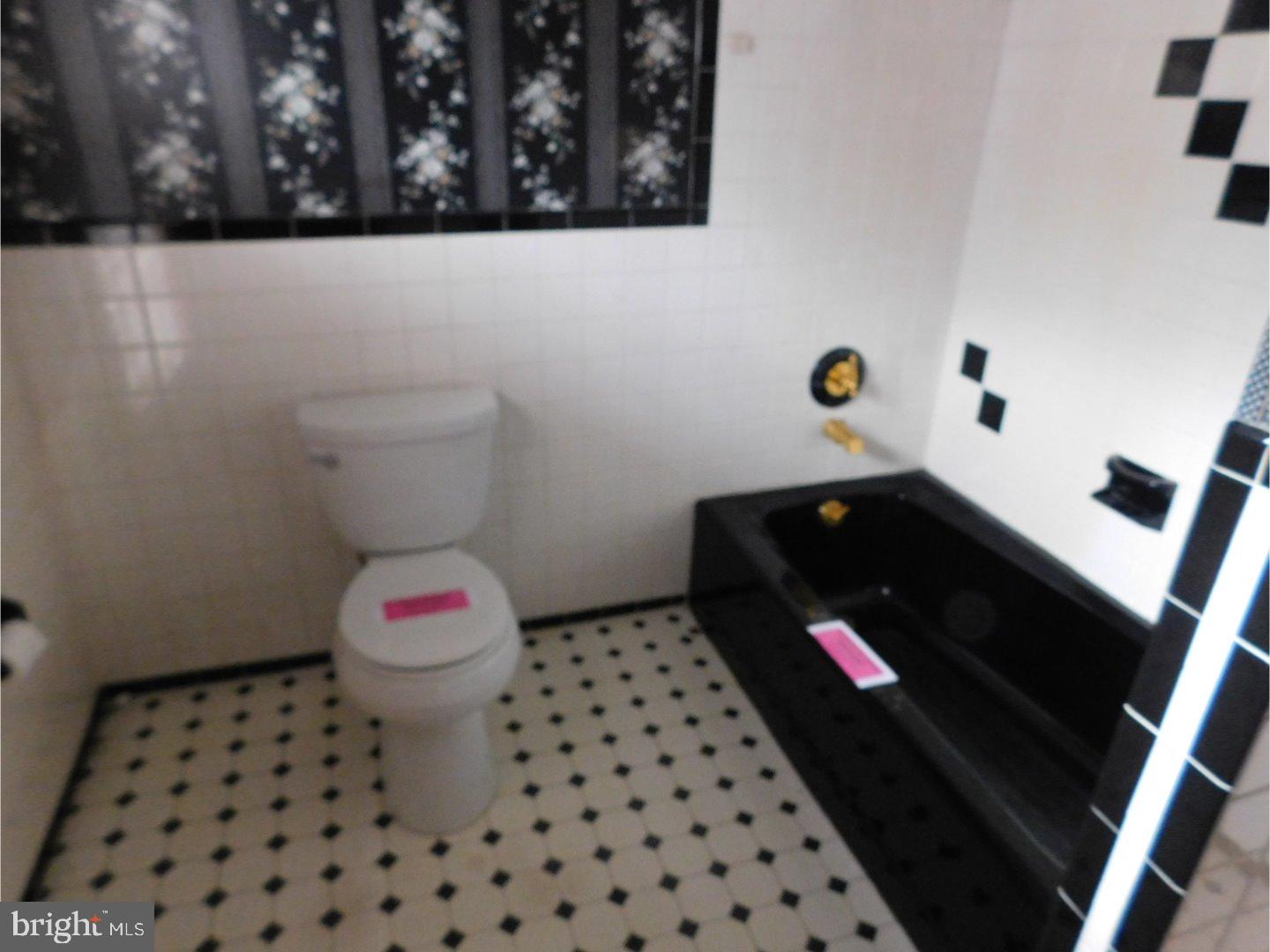 502 Breakneck Road Mullica Hill, NJ 08062 - Photo 10 of 24 Bathroom