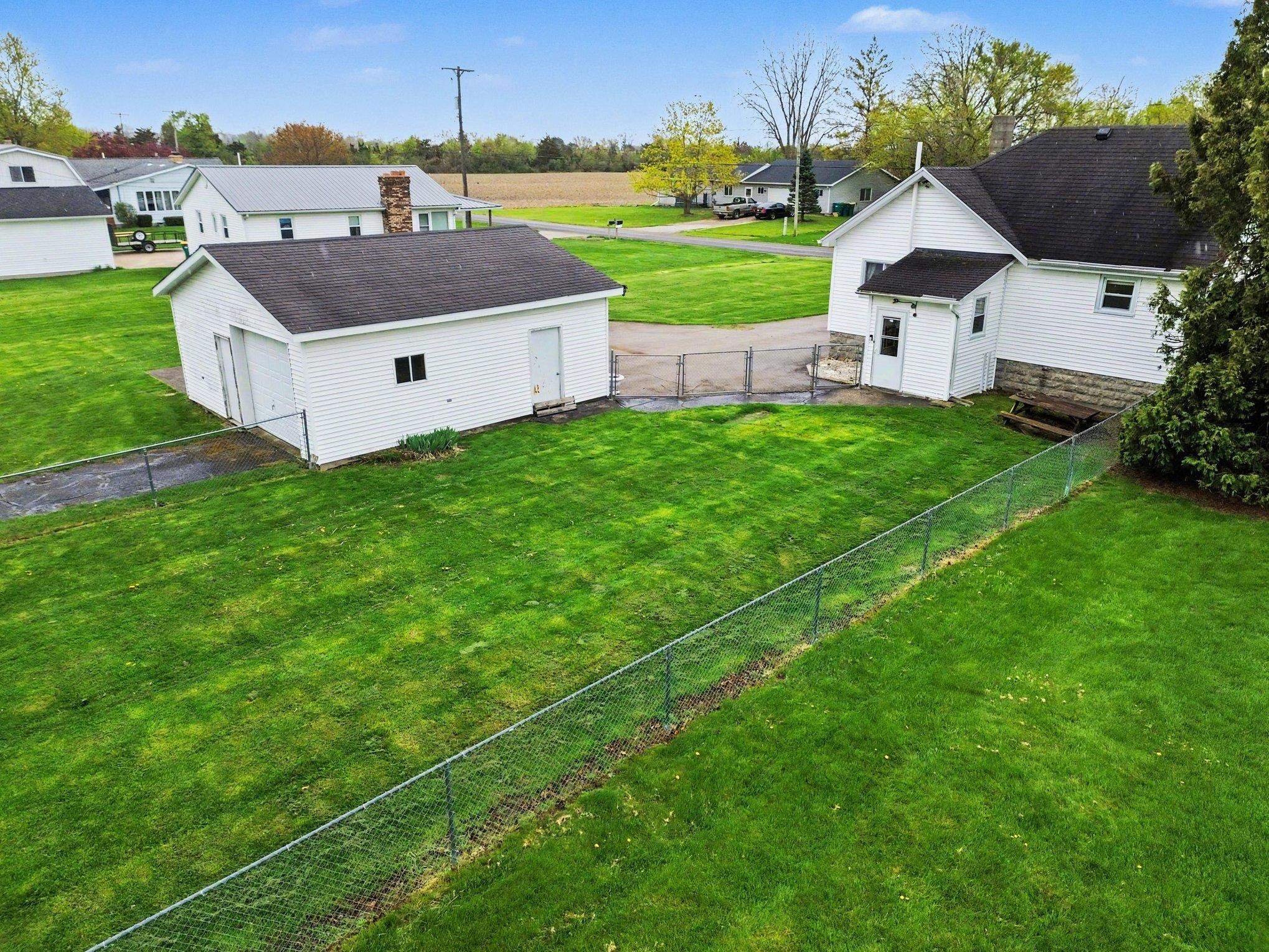 2446 West German Road Bay City, MI 48708 - Photo 2 of 15