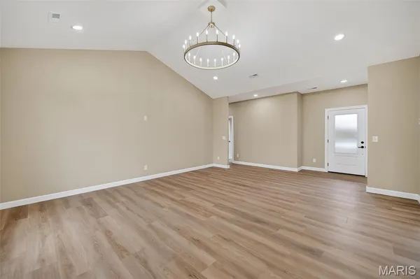 $369,900 | 2230 Cherry Blossom Circle, Lebanon, MO 65536
