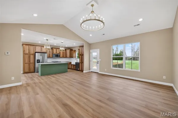 $369,900 | 2230 Cherry Blossom Circle, Lebanon, MO 65536