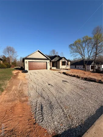 $369,900 | 2230 Cherry Blossom Circle, Lebanon, MO 65536