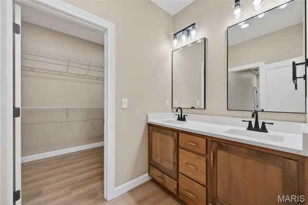 $369,900 | 2230 Cherry Blossom Circle, Lebanon, MO 65536