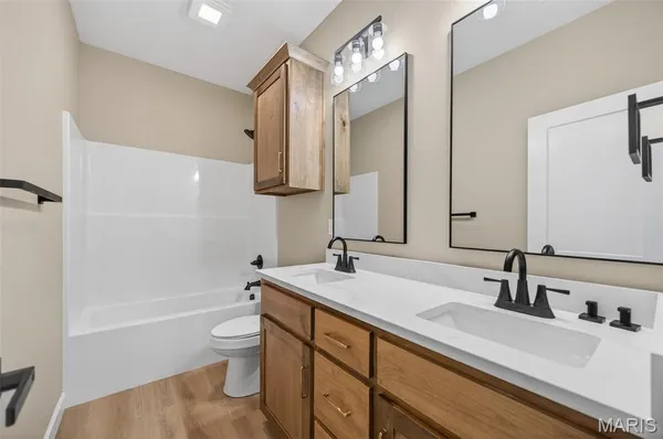 $369,900 | 2230 Cherry Blossom Circle, Lebanon, MO 65536