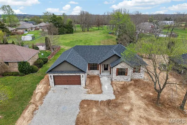 $369,900 | 2230 Cherry Blossom Circle, Lebanon, MO 65536