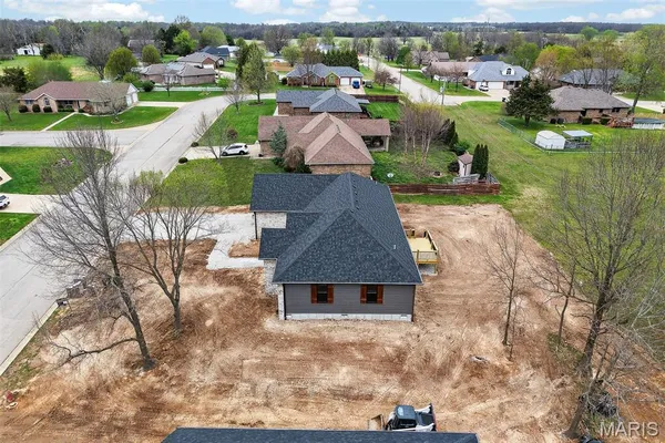 $369,900 | 2230 Cherry Blossom Circle, Lebanon, MO 65536