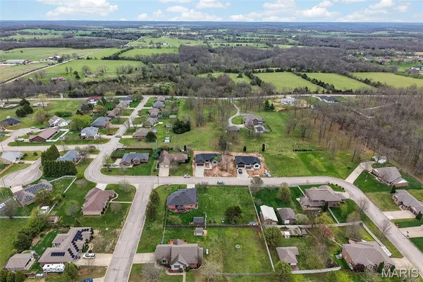 $369,900 | 2230 Cherry Blossom Circle, Lebanon, MO 65536