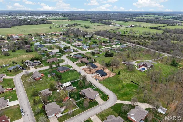 $369,900 | 2230 Cherry Blossom Circle, Lebanon, MO 65536