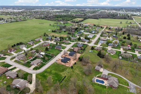 $369,900 | 2230 Cherry Blossom Circle, Lebanon, MO 65536