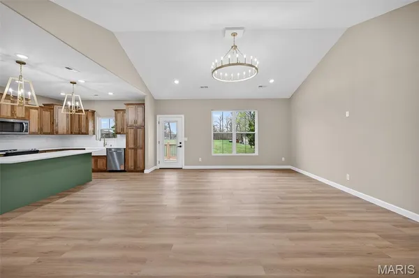 $369,900 | 2230 Cherry Blossom Circle, Lebanon, MO 65536