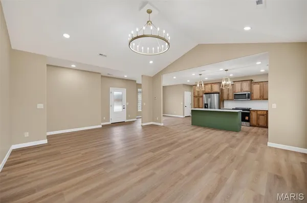 $369,900 | 2230 Cherry Blossom Circle, Lebanon, MO 65536