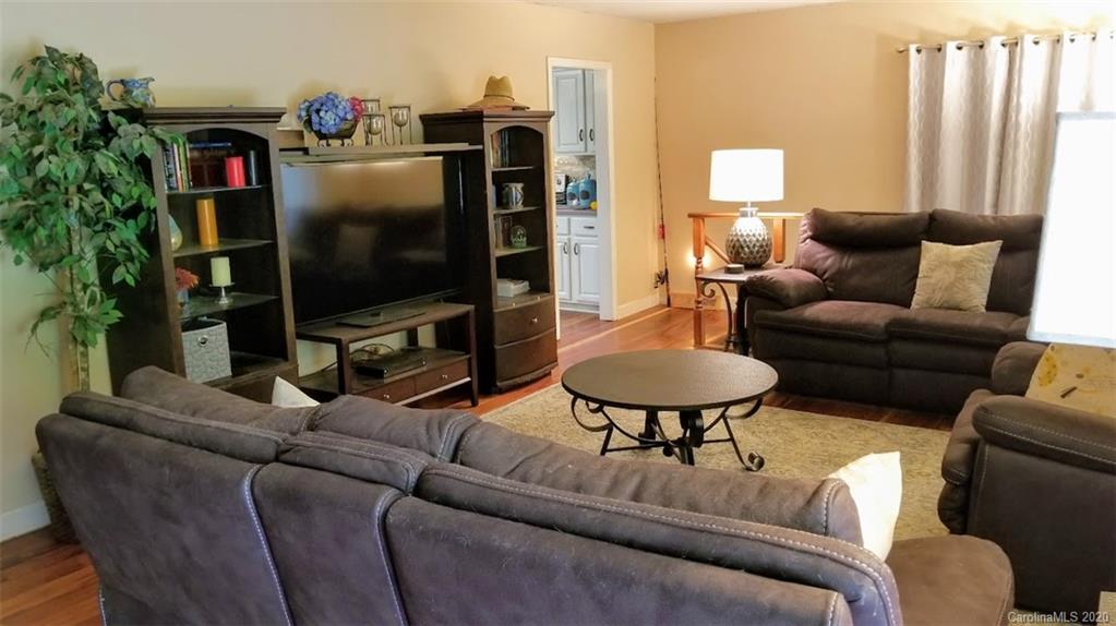 8300 Tuckalake Road Charlotte, NC 28215 - Photo 14 of 35 Gallery Image 14