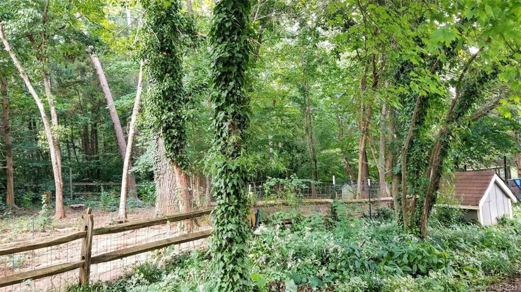 8300 Tuckalake Road Charlotte, NC 28215 - Photo 6 of 35 Gallery Image 6