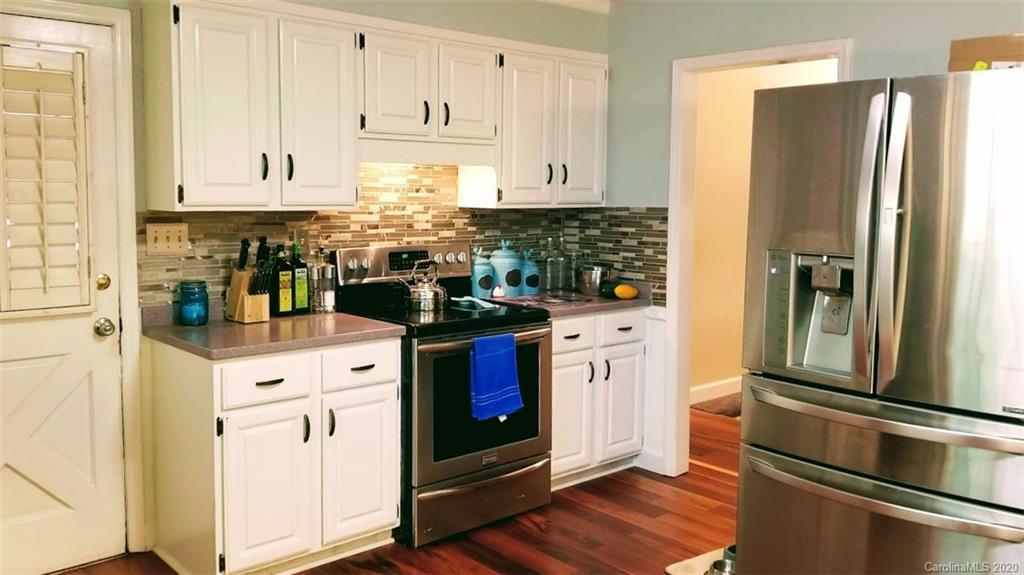 8300 Tuckalake Road Charlotte, NC 28215 - Photo 9 of 35 Gallery Image 9