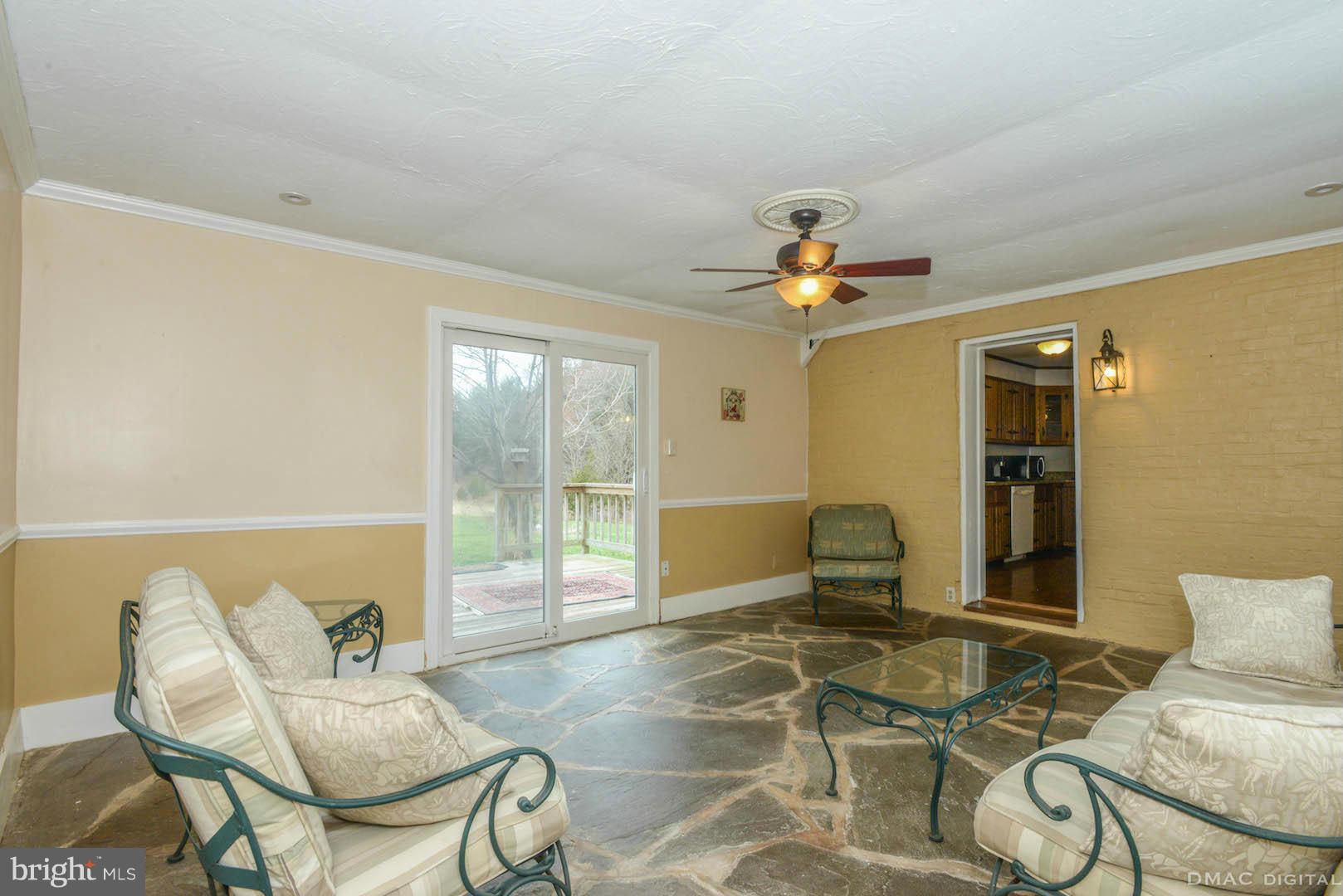 16846 Bullfrog Road Taneytown, MD 21787 - Photo 9 of 30 Family Room
