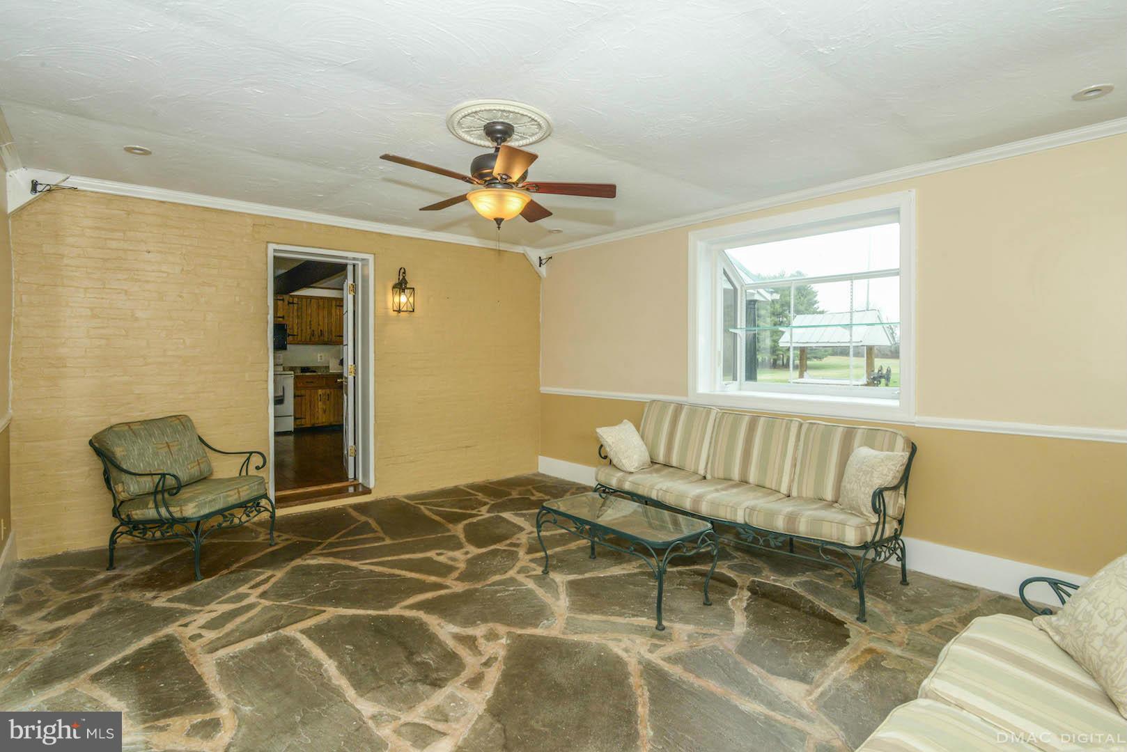 16846 Bullfrog Road Taneytown, MD 21787 - Photo 10 of 30 Family Room