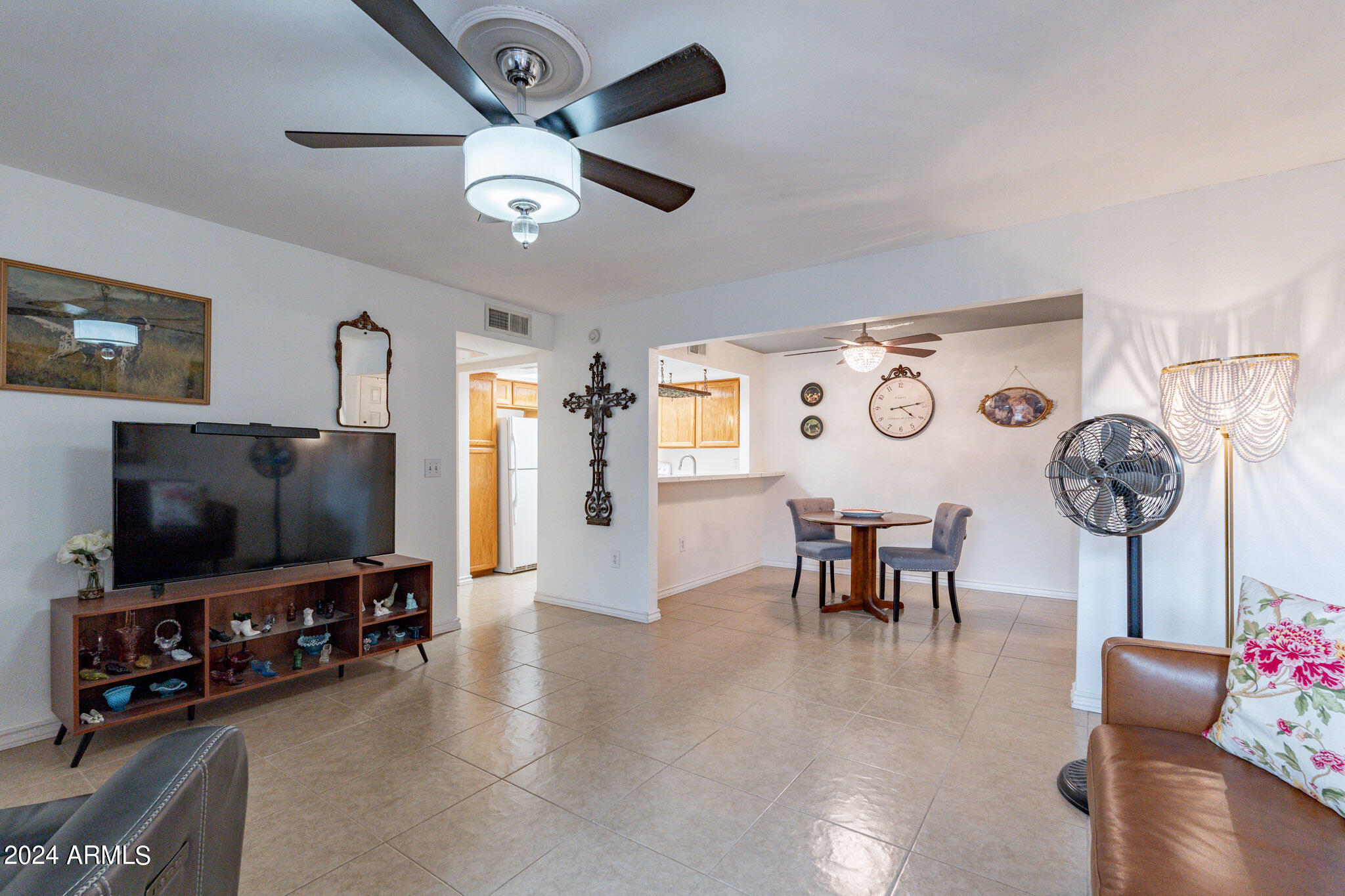 1645 West Baseline Road, Unit 1163 Mesa, AZ 85202 - Photo 8 of 21 Living Room