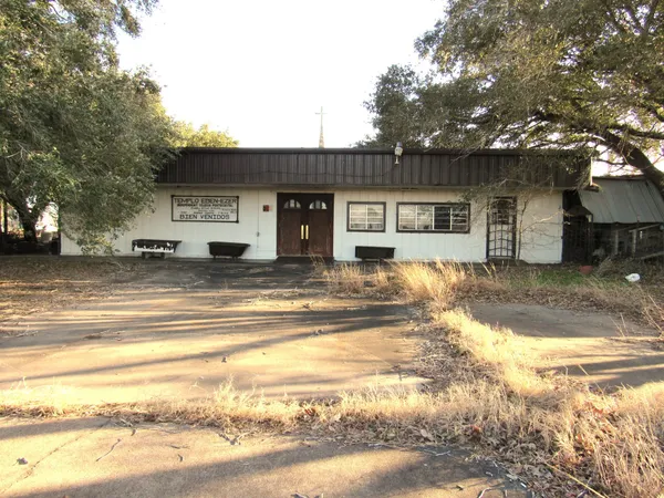 $95,000 | 1103 Highway 59, Edna, TX 77957