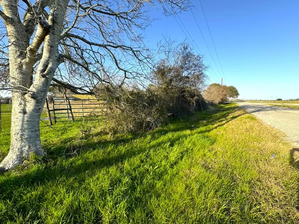 $95,000 | 1103 Highway 59, Edna, TX 77957