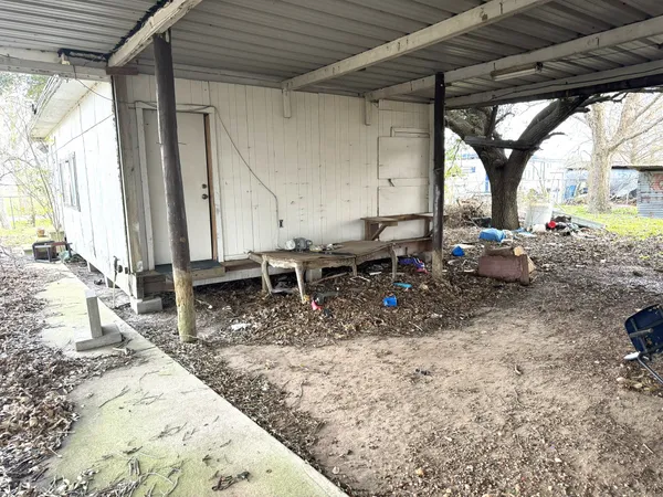 $95,000 | 1103 Highway 59, Edna, TX 77957