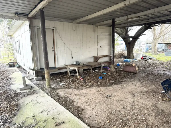 $95,000 | 1103 Highway 59, Edna, TX 77957