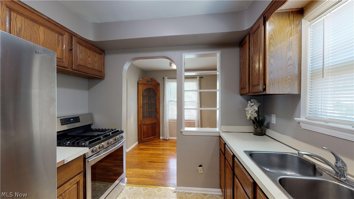 1619 Edgefield Road Lyndhurst, OH 44124 - Photo 6 of 21