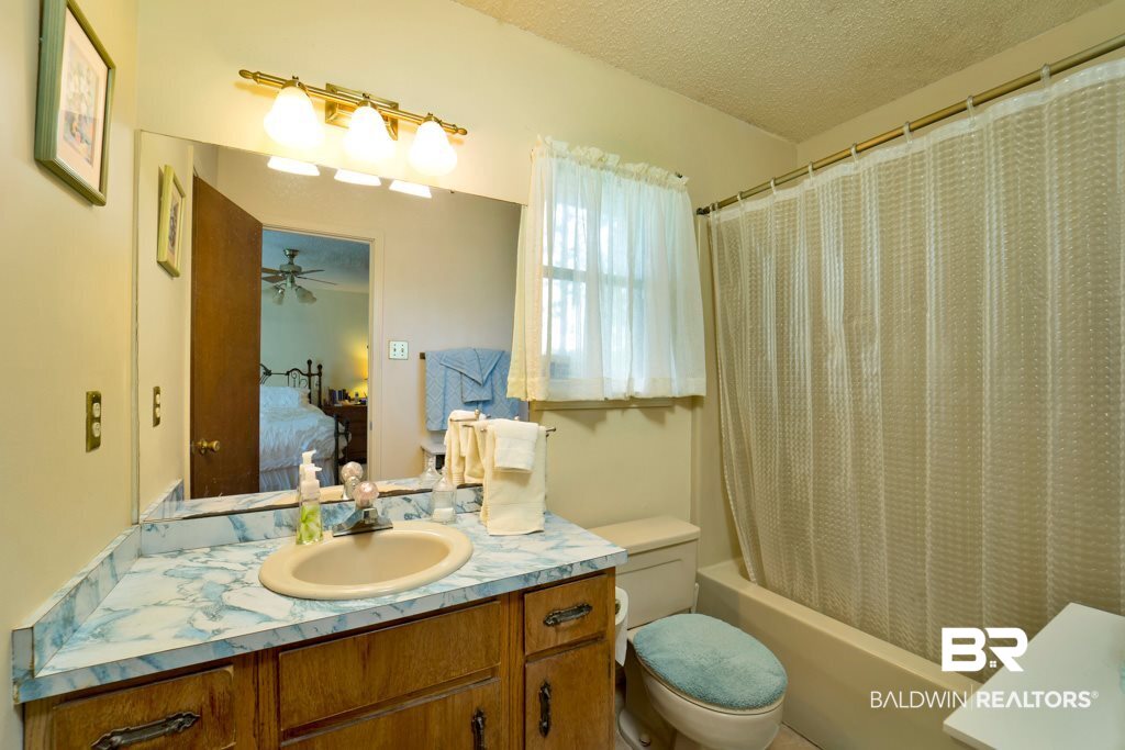 21805 Linn Ridge Drive Fairhope, AL 36532 - Photo 13 of 27 Master Bath