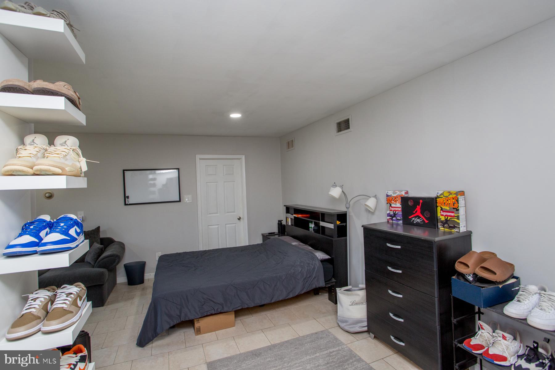3852 Shelley Road Huntingdon Valley, PA 19006 - Photo 48 of 115 An in-law suite