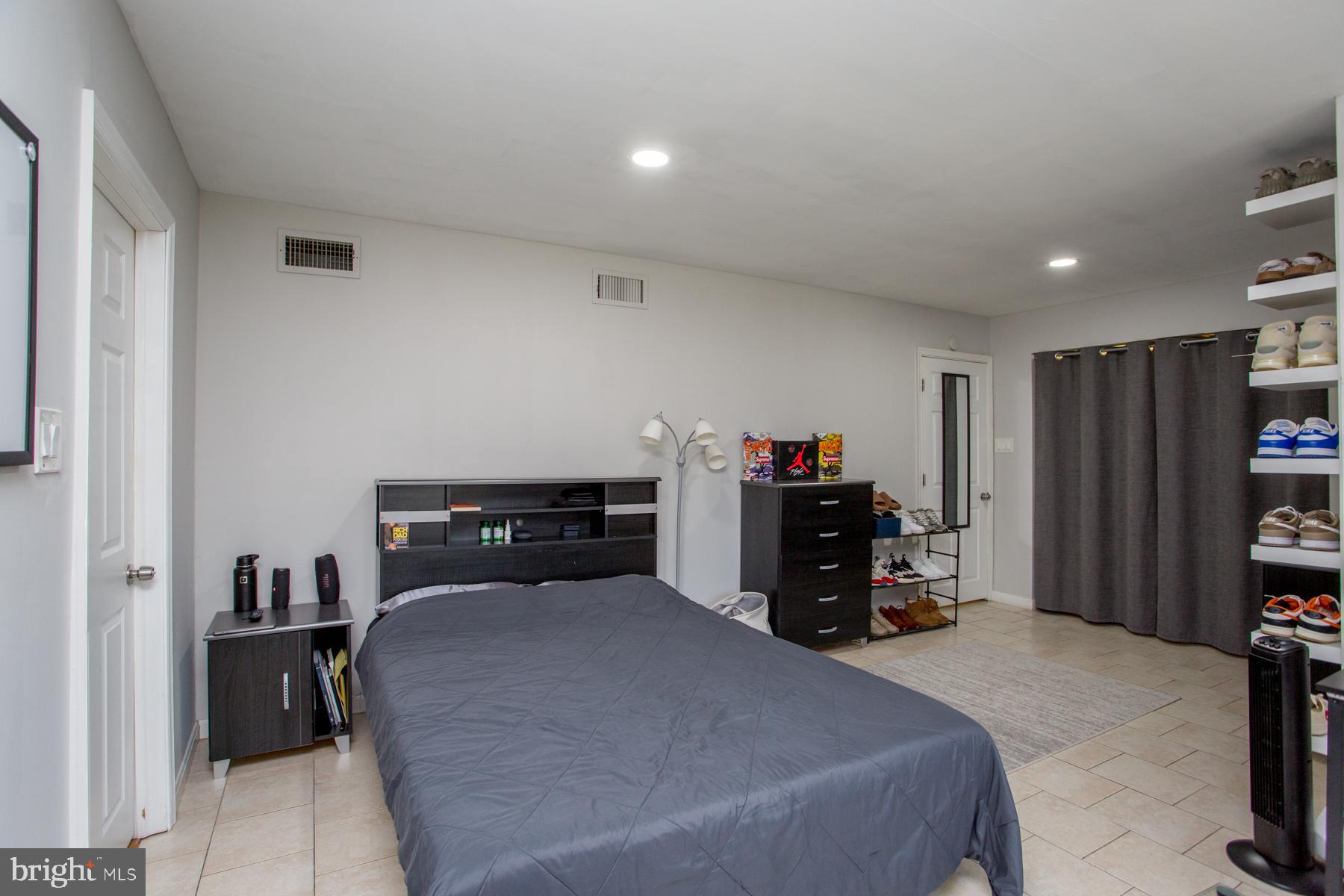 3852 Shelley Road Huntingdon Valley, PA 19006 - Photo 50 of 115 An in-law suite