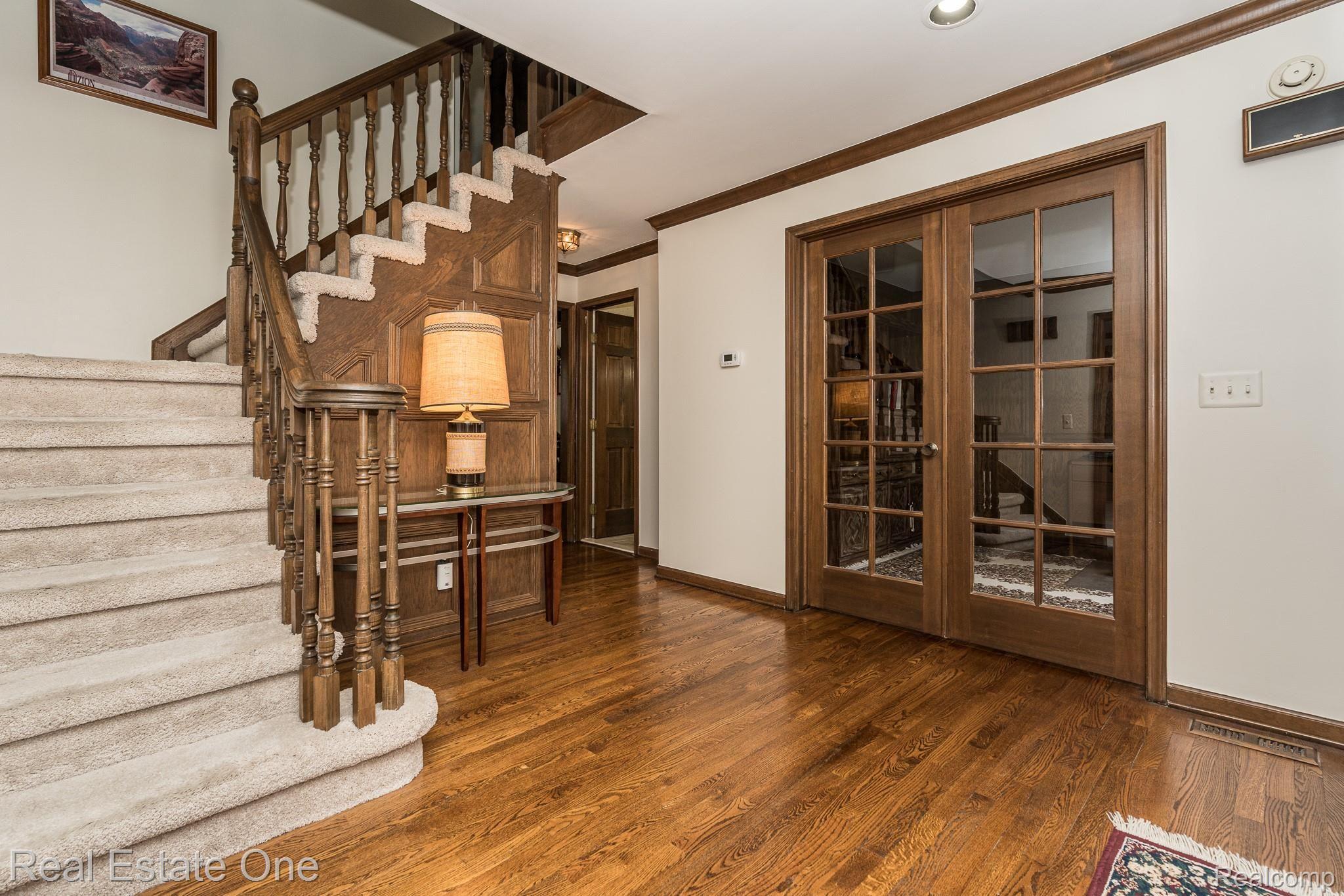 3400 Edmunton Drive Rochester, MI 48306 - Photo 3 of 28 Entry