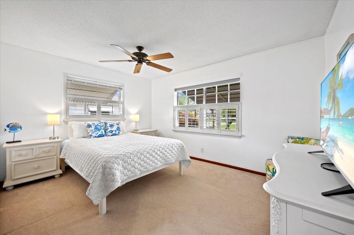 219 Norfolk Road Jupiter, FL 33469 - Photo 15 of 29 19-LUX9891.jpg1