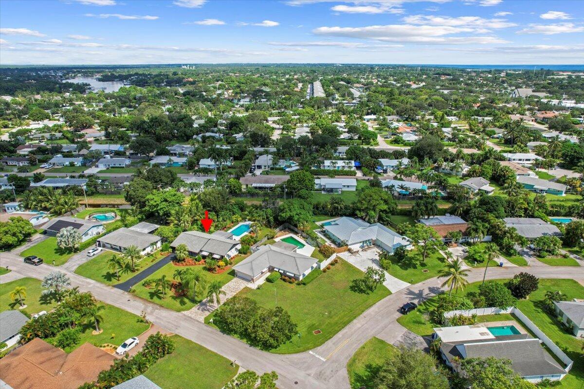 219 Norfolk Road Jupiter, FL 33469 - Photo 24 of 29 29-DJI_0954 aw
