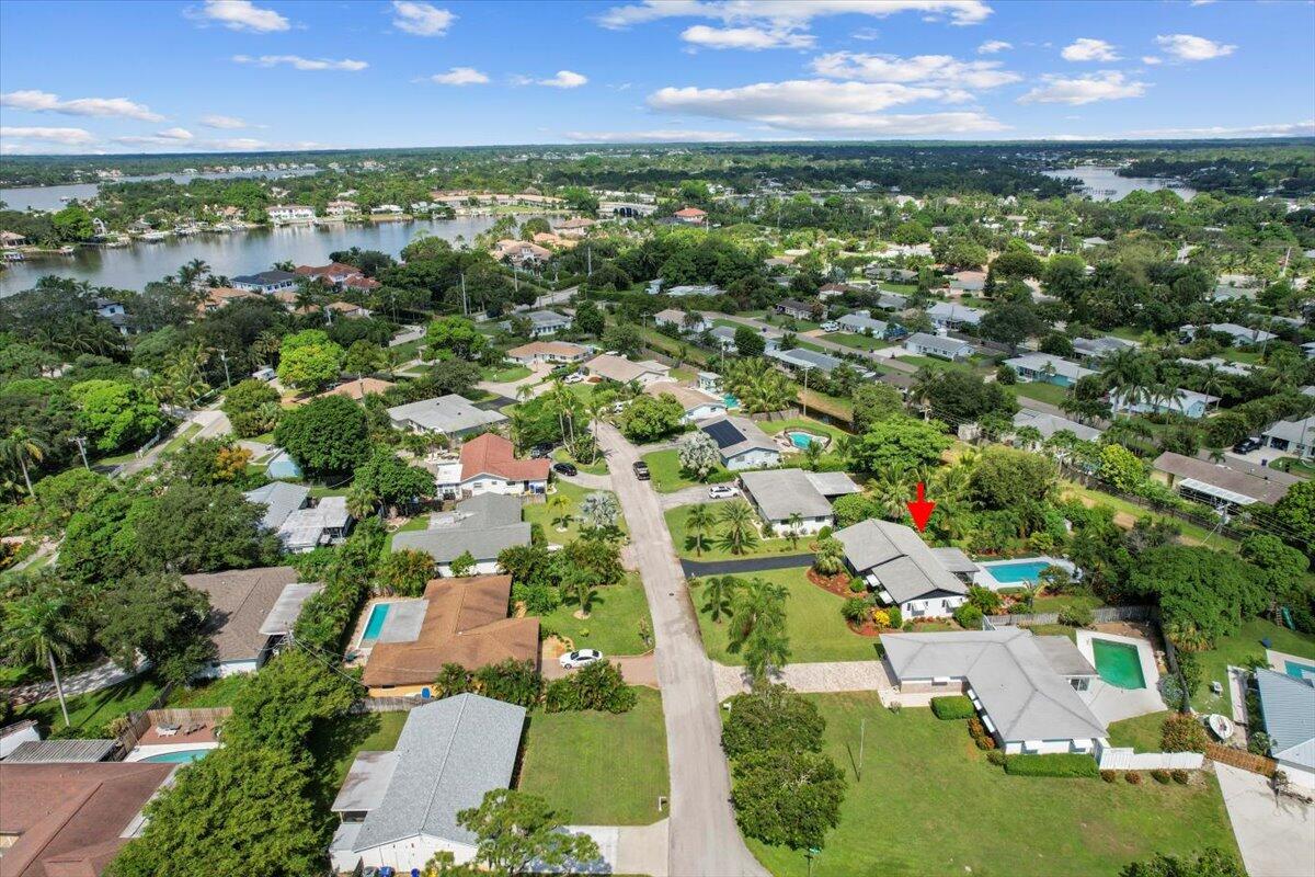 219 Norfolk Road Jupiter, FL 33469 - Photo 25 of 29 31-DJI_0956 aw