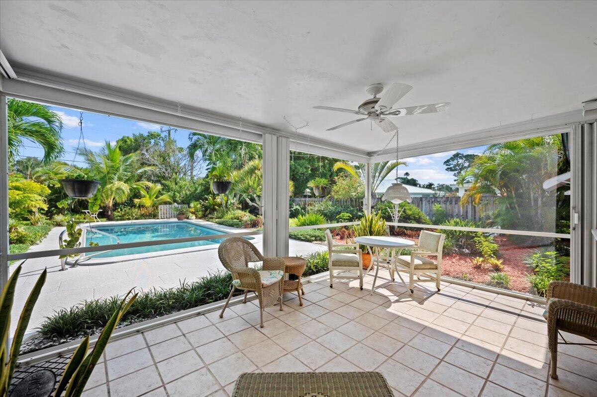 219 Norfolk Road Jupiter, FL 33469 - Photo 6 of 29 06-LUX9826